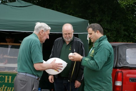 How many does it take to tie a balloon